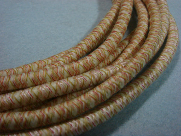 ミシン糸の紐